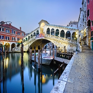 Scenic view of the historic Bridge of Sighs, an iconic Venetian landmark with a romantic atmosphere